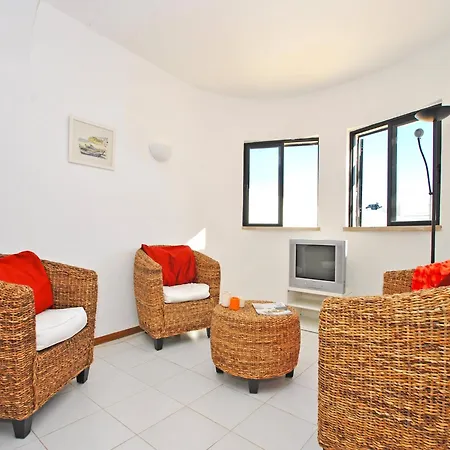 Villa In Gale Near Sao Lourenco Beach *