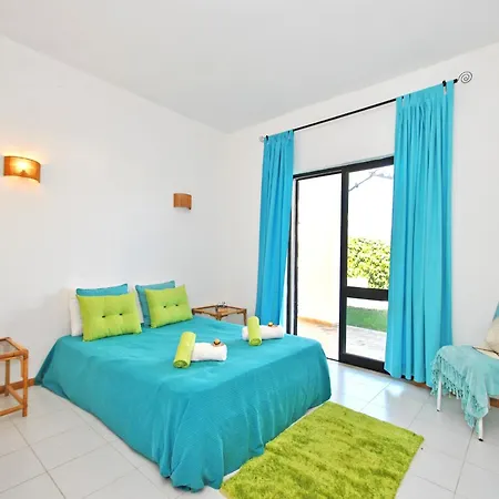 Villa In Gale Near Sao Lourenco Beach